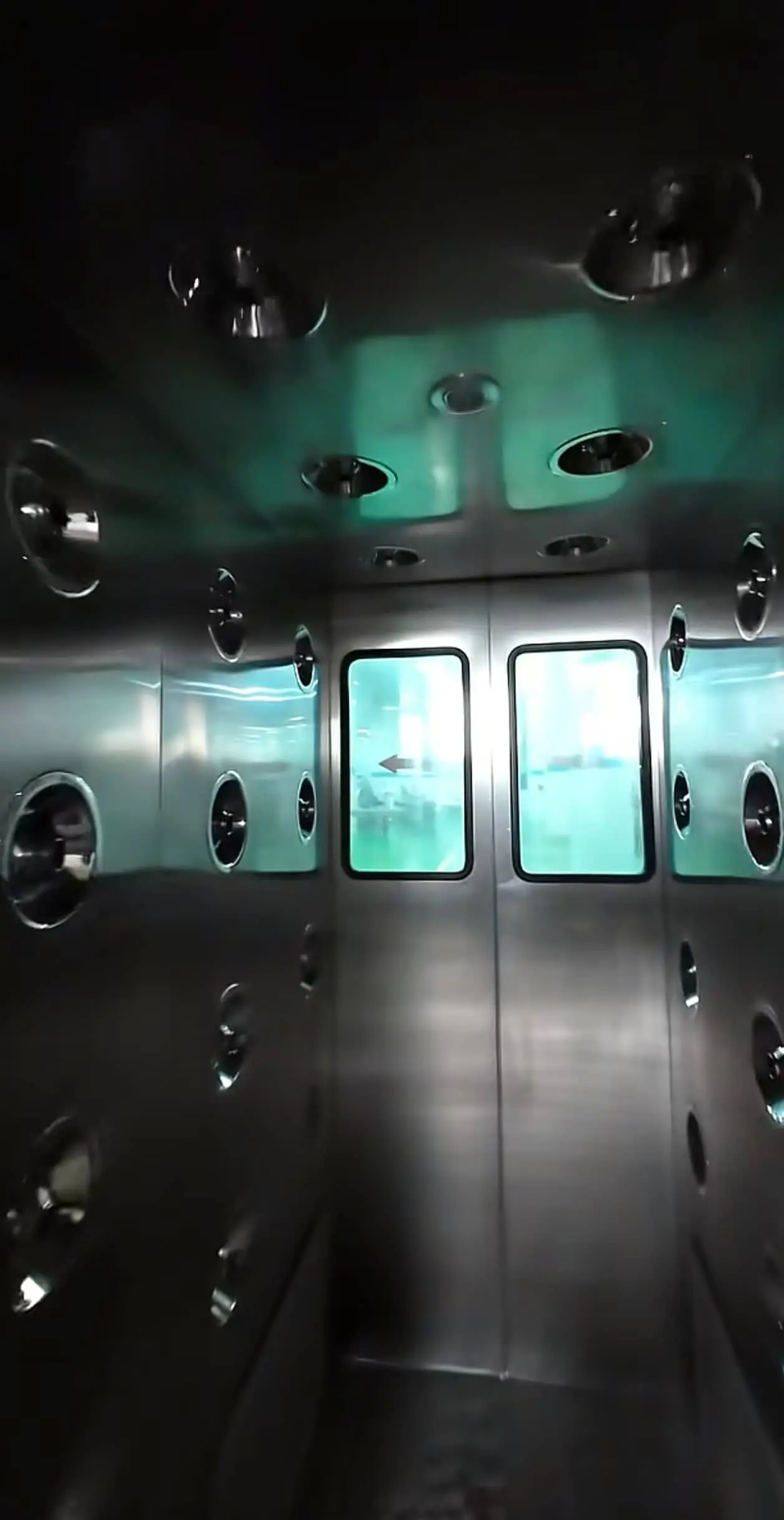 Air shower, ensuring safety and hygiene.